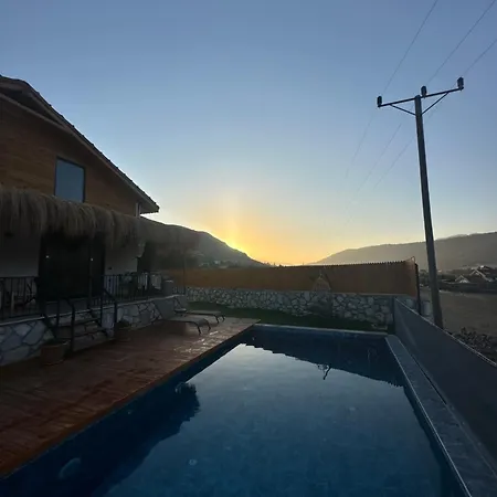 Koca Armut Villalari * Kas